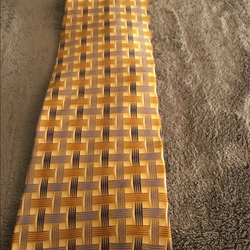 Men’s Bill Blass 100% Silk Tie.